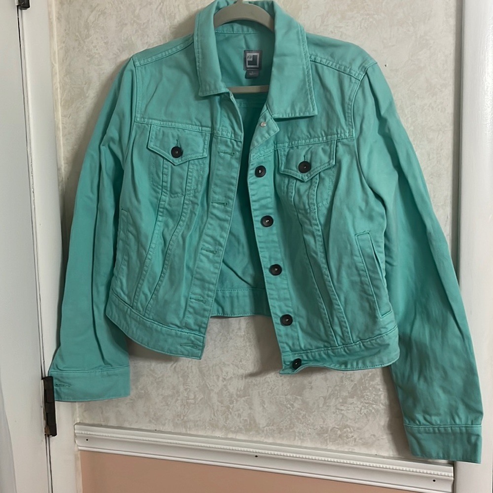 Beautiful jean jacket‼️🔥🔥